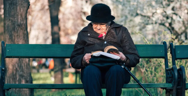 Recreational reading can boost memory for the elderly